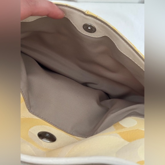 Vintage COACH HOBO SHOULDER BAG PURSE YELLOW WHITE F13336 SPRING SUMMER - Picture 9 of 13